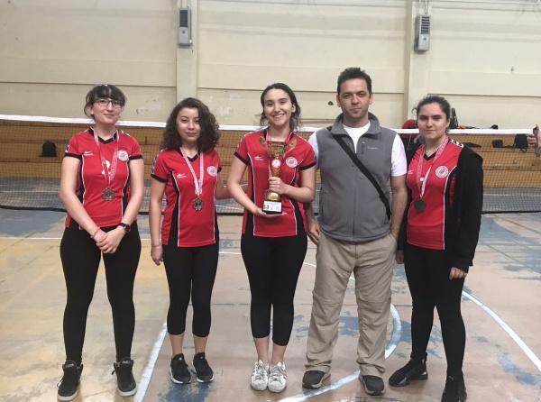 Badminton Kız Takımımız İlçe İkincisi oldu. 