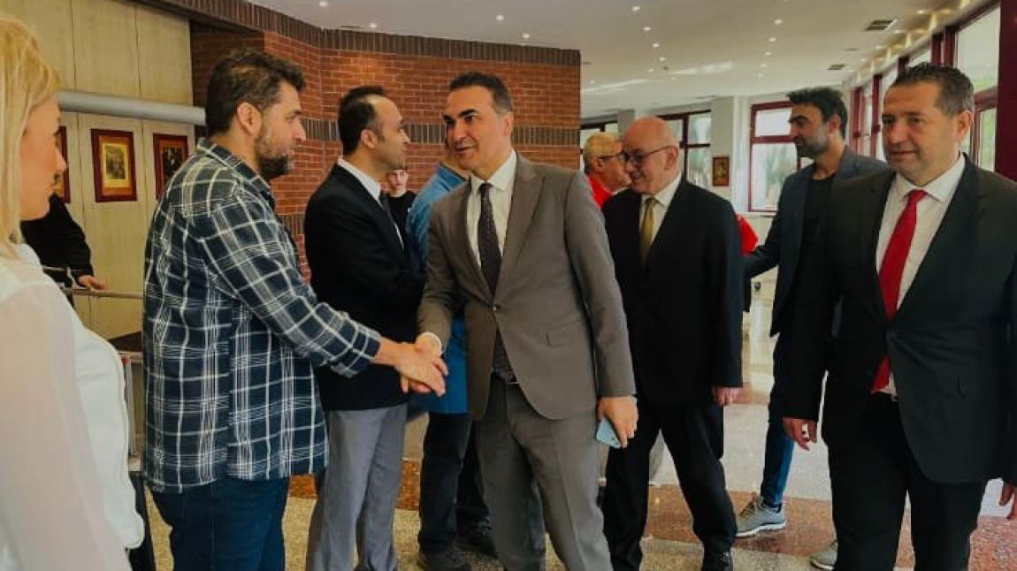 TÜBİTAK 4006 Bilim Fuarı açılışımızı İlçe Millî Eğitim Müdürümüz Sayın Tayfun ÖZYOLCU ve İlçe Milli Eğitim Şube Müdürümüz Sayın Fatih DENİZ’in katılımları ile gerçekleştirdik. 